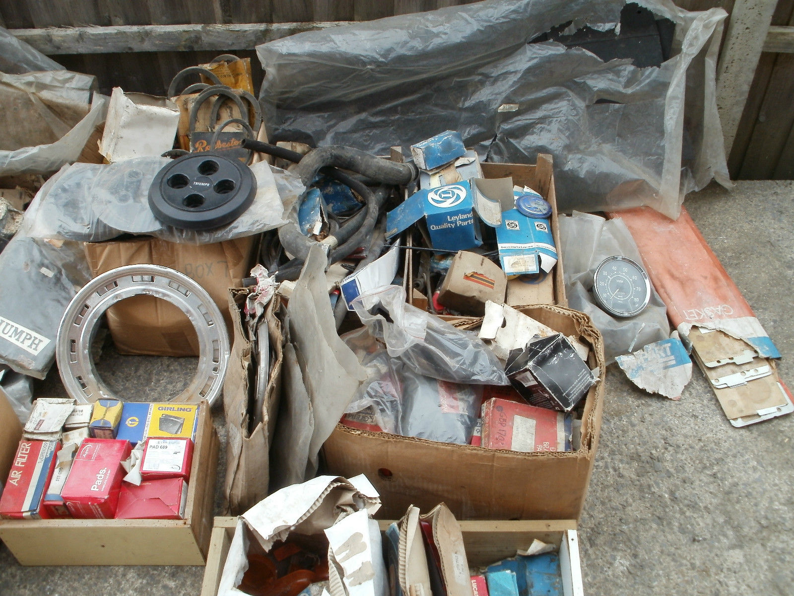 Austin Morris MG Triumph Rover Auto Parts Job Lot: Your Classic Car Goldmine! - Image 2