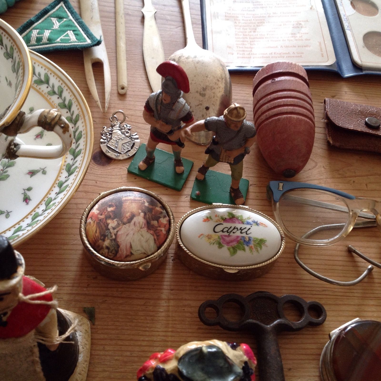 JOB LOT ANTIQUE/VINTAGE COLLECTABLES & CURIOS - S/Plate/porcelain/shell Now £23! - Image 5