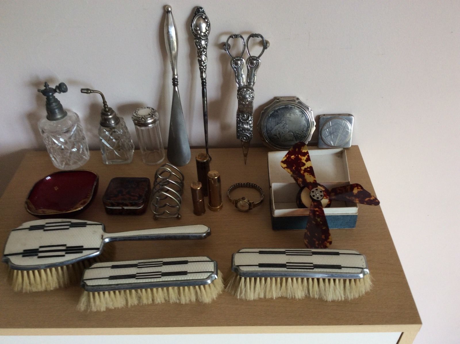 Job Lot Vintage / Classic / Artwork Deco Girls Collectables Together with Stable Silver