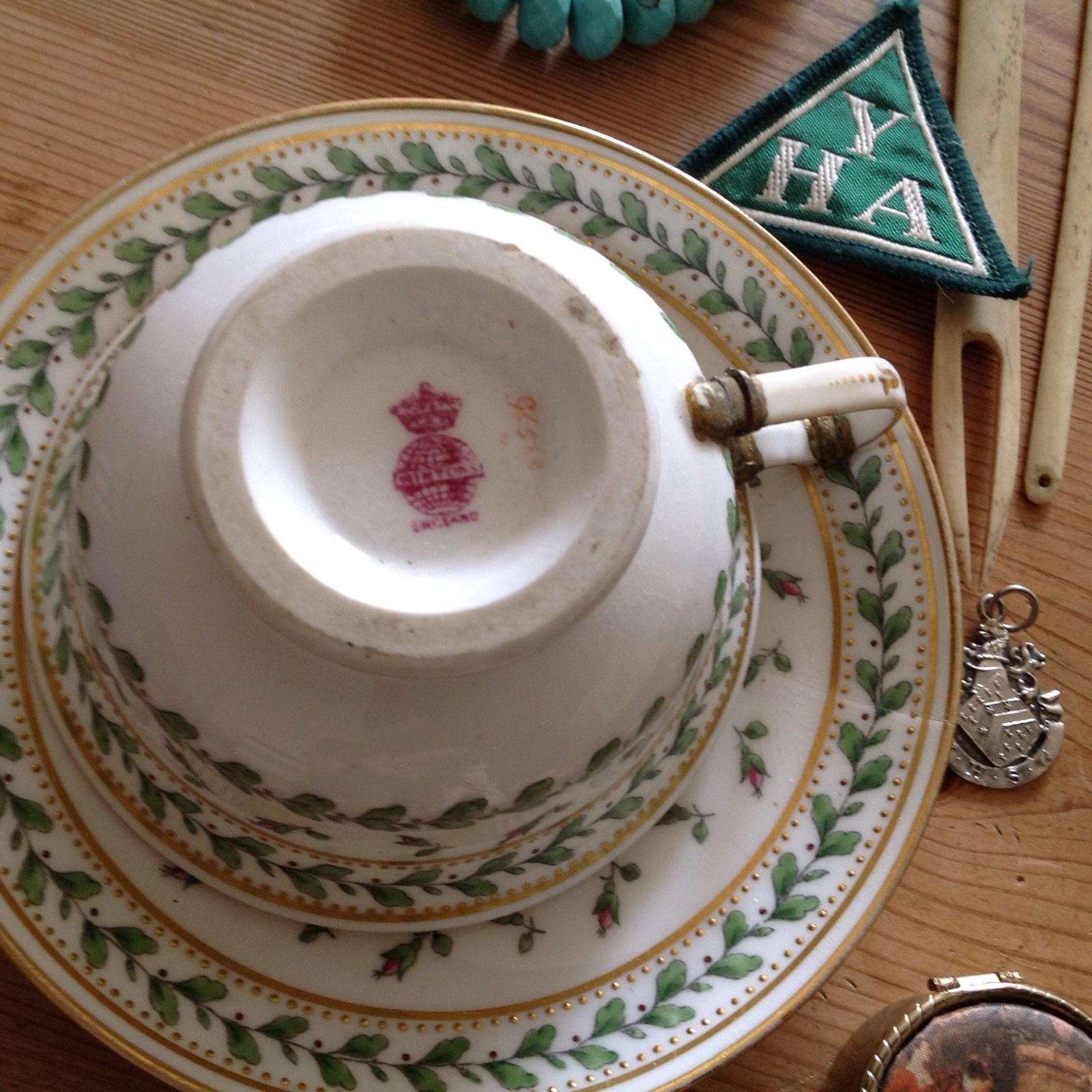 JOB LOT ANTIQUE/VINTAGE COLLECTABLES & CURIOS - S/Plate/porcelain/shell Now £23! - Image 11