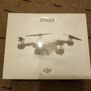 DJI Spark Fly - Alpine White model new sealed