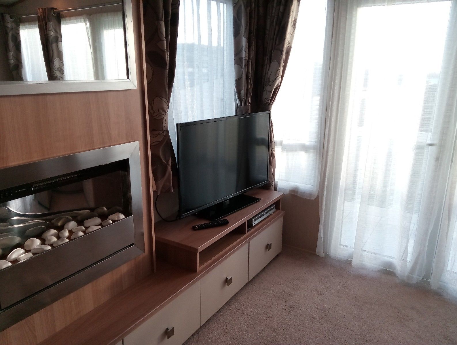 Caravan retain the providers of at Littlesea weymouth three bed room luxurious caravan 2nd June seven nights - Image 4