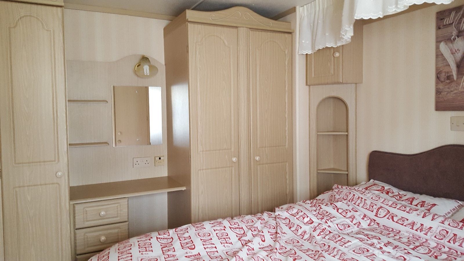 2-Bedroom, 6-Berth Caravan for Rent at Southview Skegness - Book Now! - Image 6