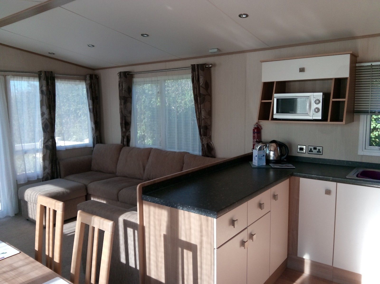 Caravan retain the providers of at Littlesea weymouth three bed room luxurious caravan 2nd June seven nights - Image 3