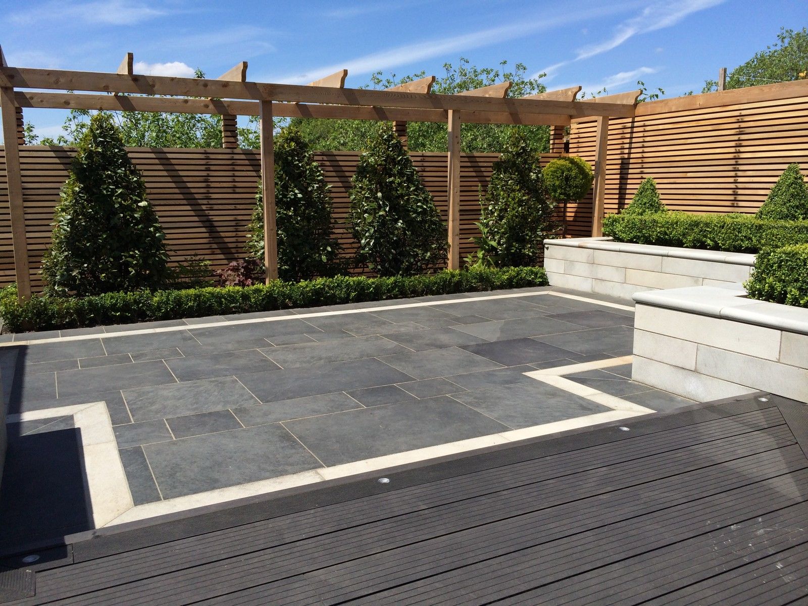 Composite Decking Clarity Charcoal 32 Square Metre Pack (incl. fixings) - Image 3
