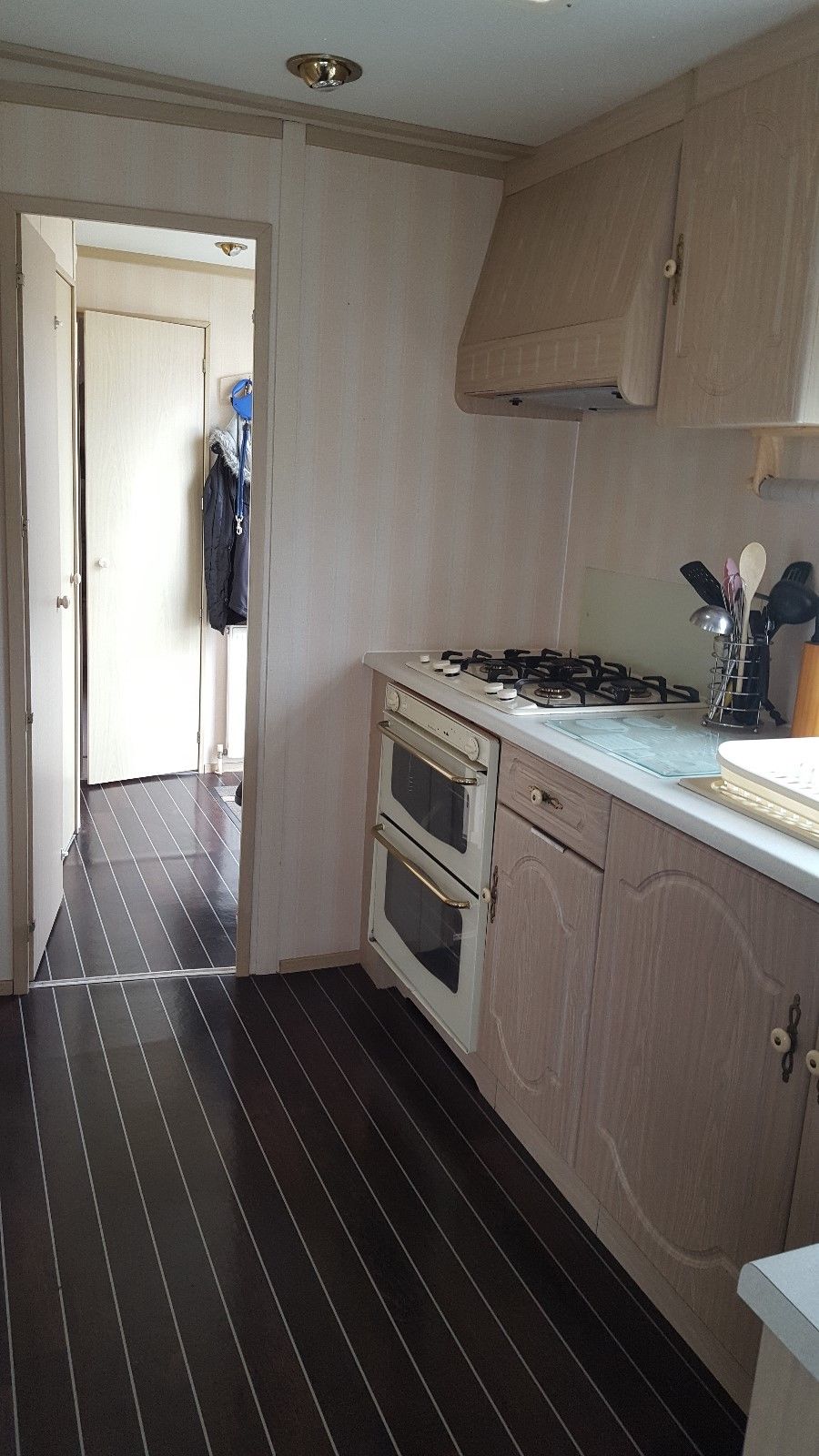 2-Bedroom, 6-Berth Caravan for Rent at Southview Skegness - Book Now! - Image 2