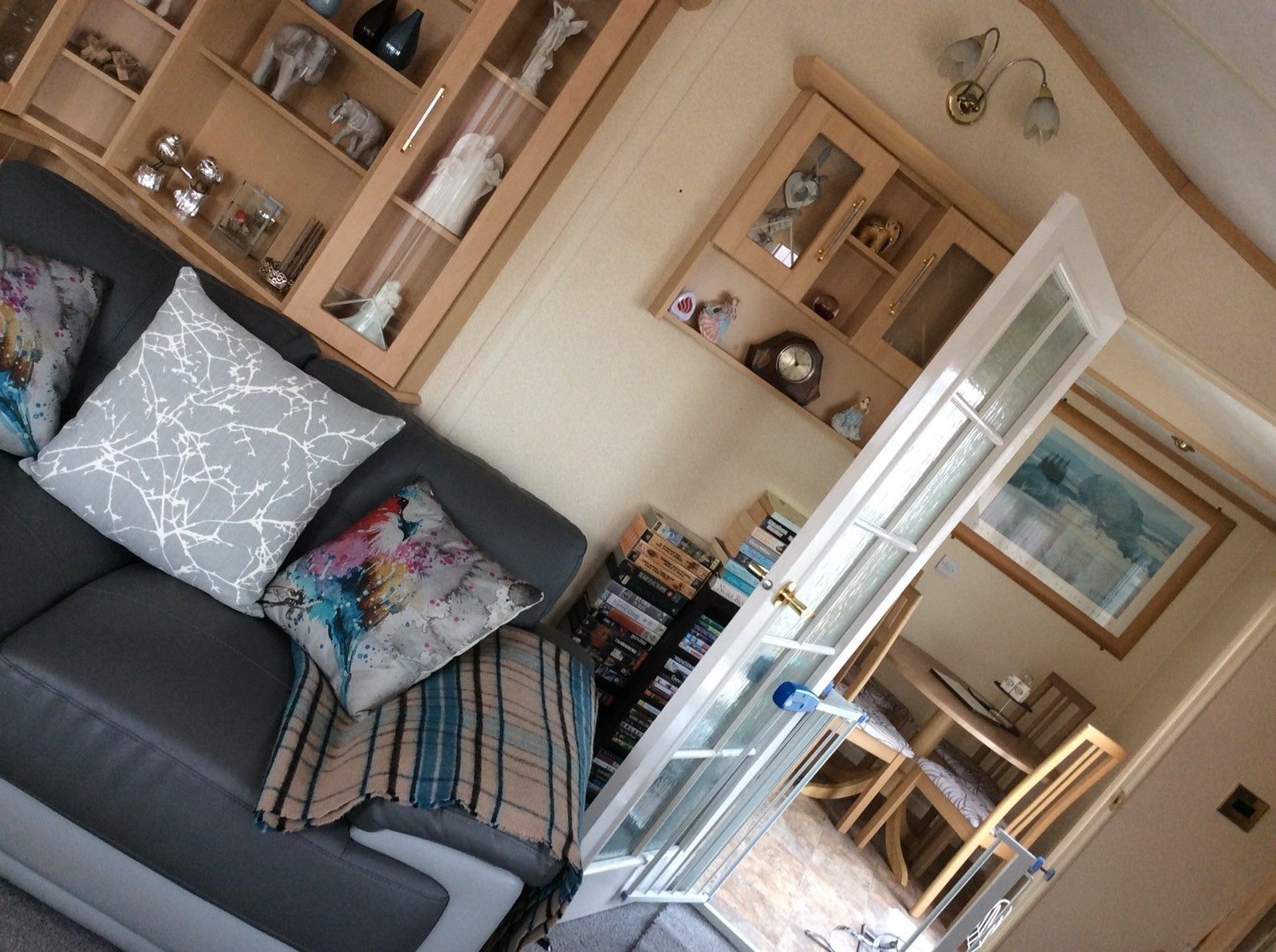 Trip Home, Cell Home STATIC CARAVAN HIRE . IN NORTH WALES - Image 12