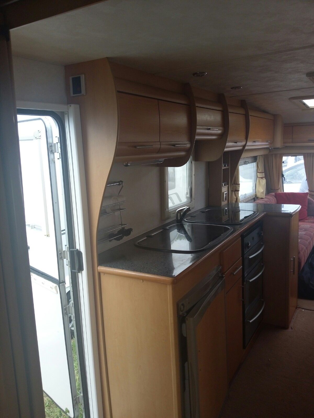 4 supply Elddis Crusader Sirocco 25ft caravan for lease/lease - Image 2