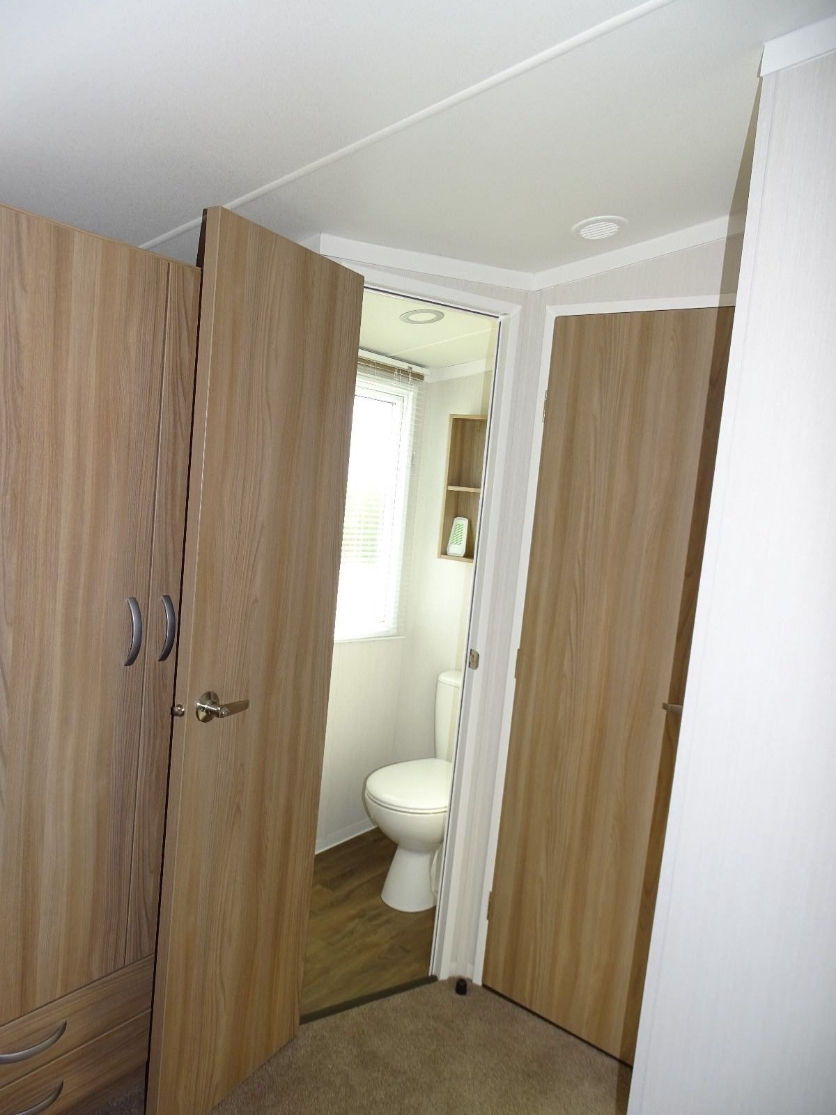 Welcome to Your Next Getaway: Caravan for Hire at Devon Cliffs Haven - Image 10