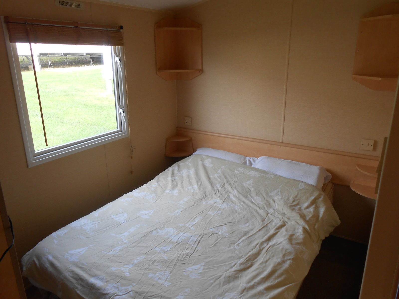 Rent Our 8-Berth Deluxe Plus Caravan at Littlesea Holiday Park, Weymouth’s Only 5-Star Site - Image 2