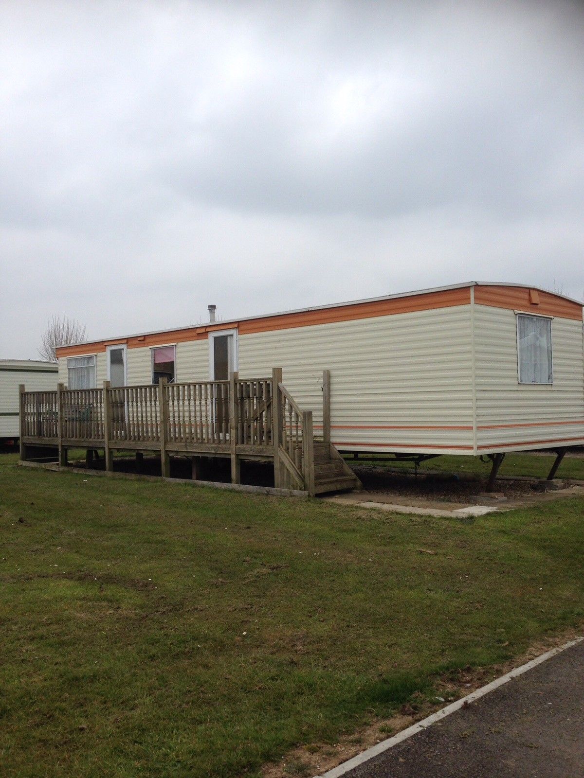 Golden Palm Resort Chapel St Leonards. three mattress room caravan for lease.