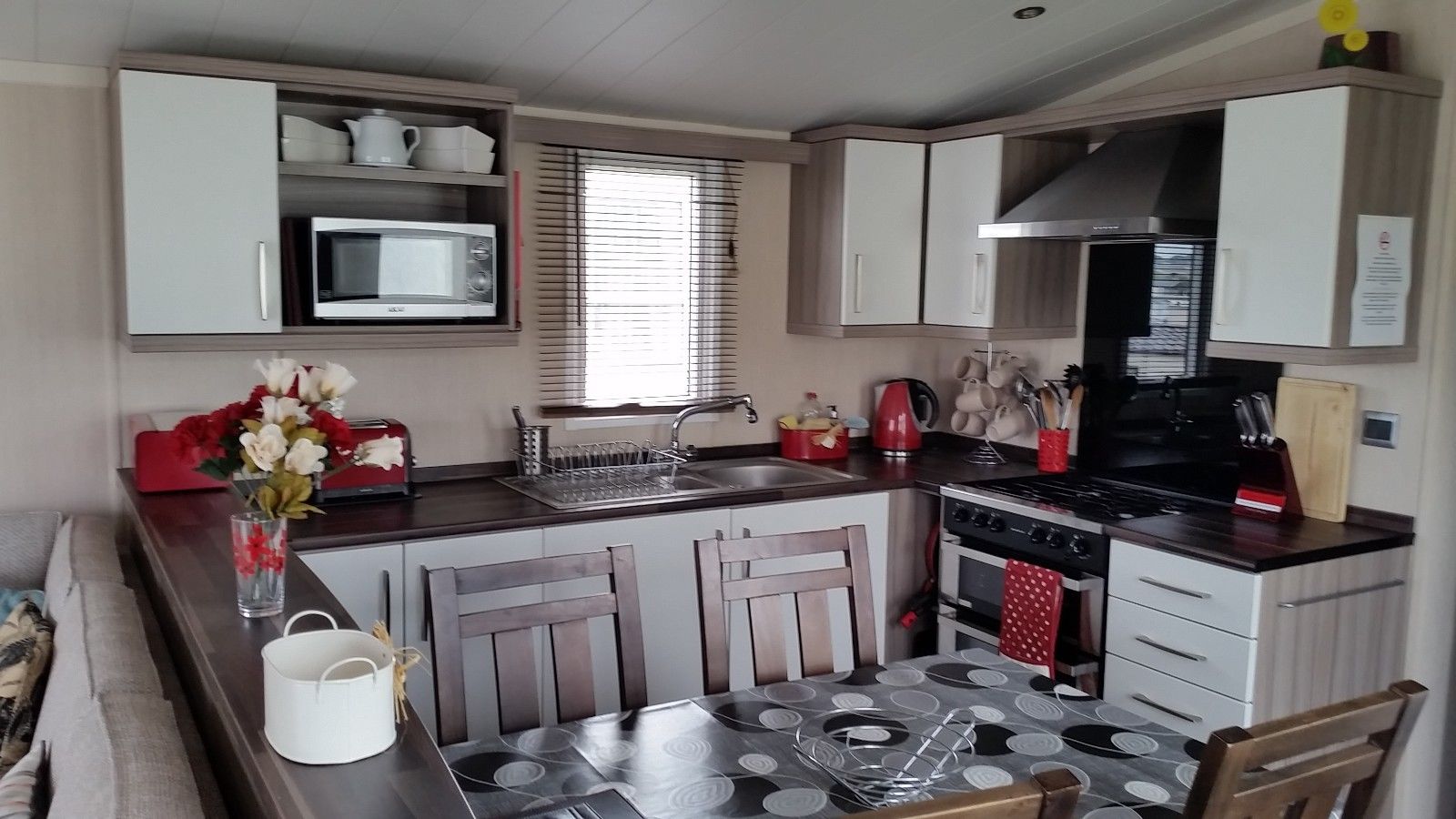 Luxurious Caravan Hire Littlesea Trip Park Weymouth Sea views,Veranda June dates - Image 12