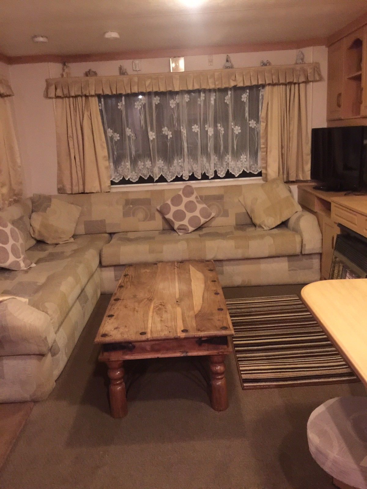 Golden Palm Resort Chapel St Leonards. three mattress room caravan for lease. - Image 5
