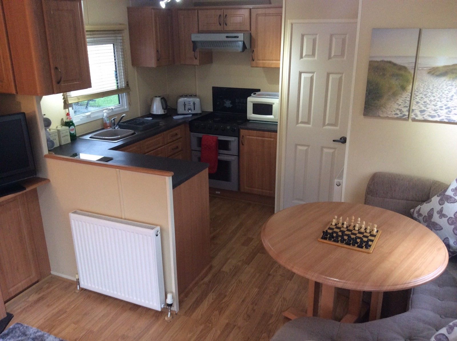 Luxurious Static Caravan For Make use of. Hafan Y Mor Haven Website online In Pwllheli. Sleeps eight. - Image 7