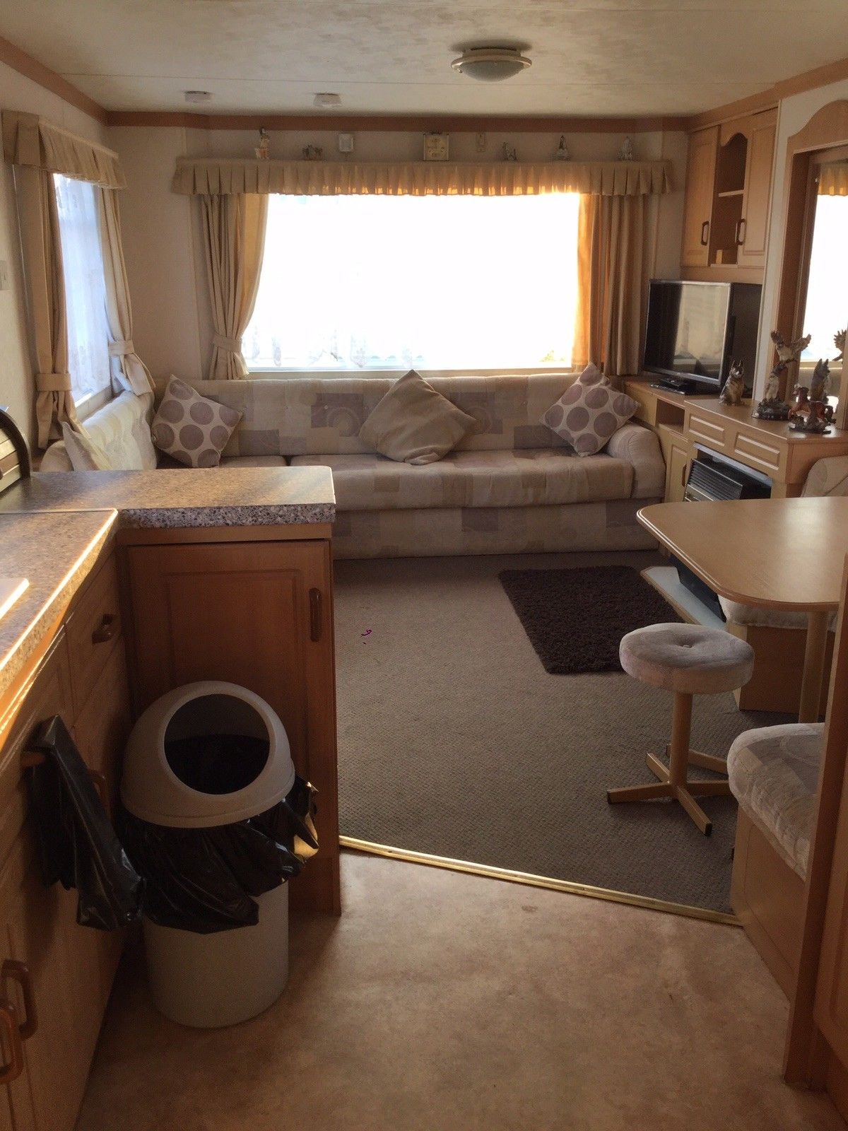 Golden Palm Resort Chapel St Leonards. three mattress room caravan for lease. - Image 2