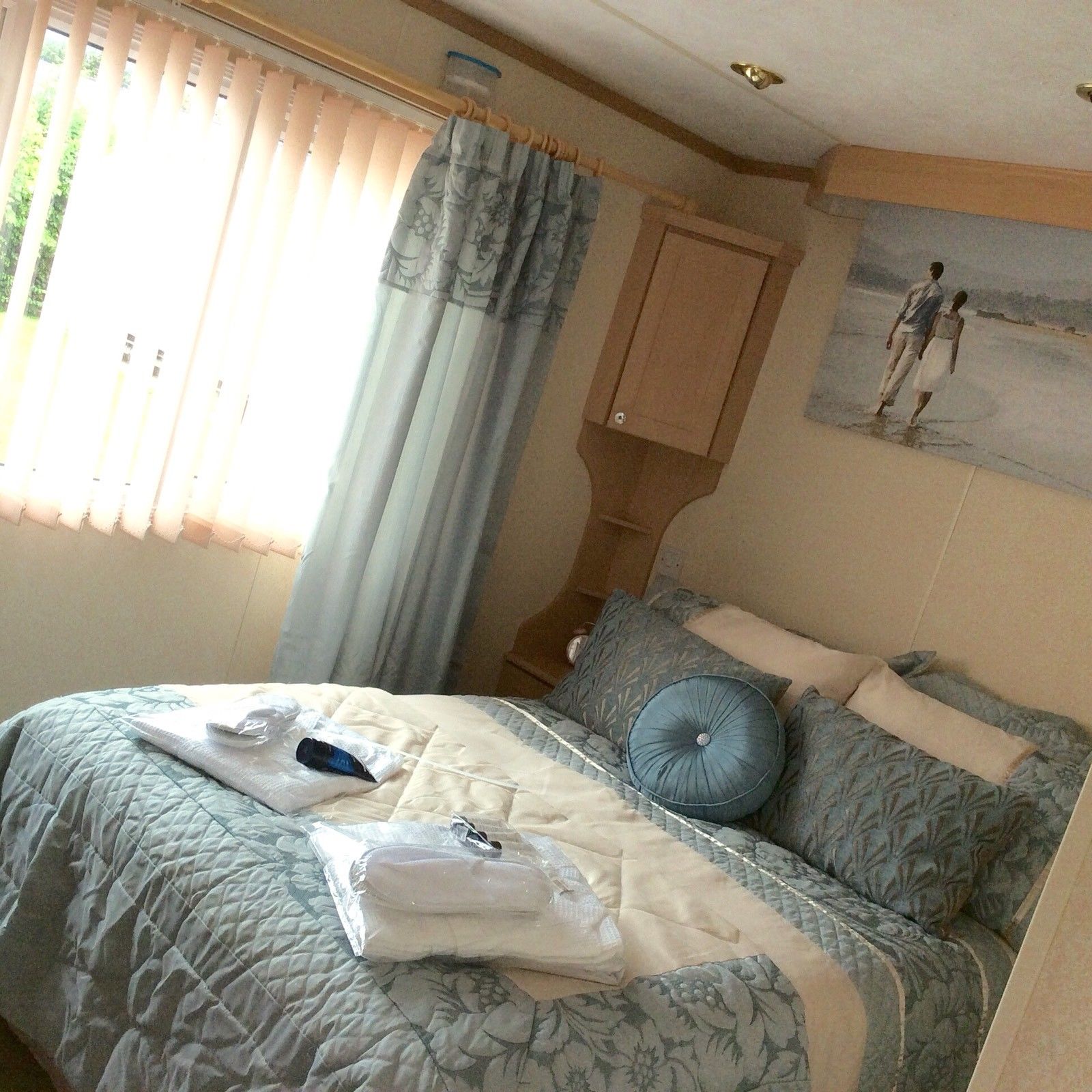 Trip Home, Cell Home STATIC CARAVAN HIRE . IN NORTH WALES - Image 2