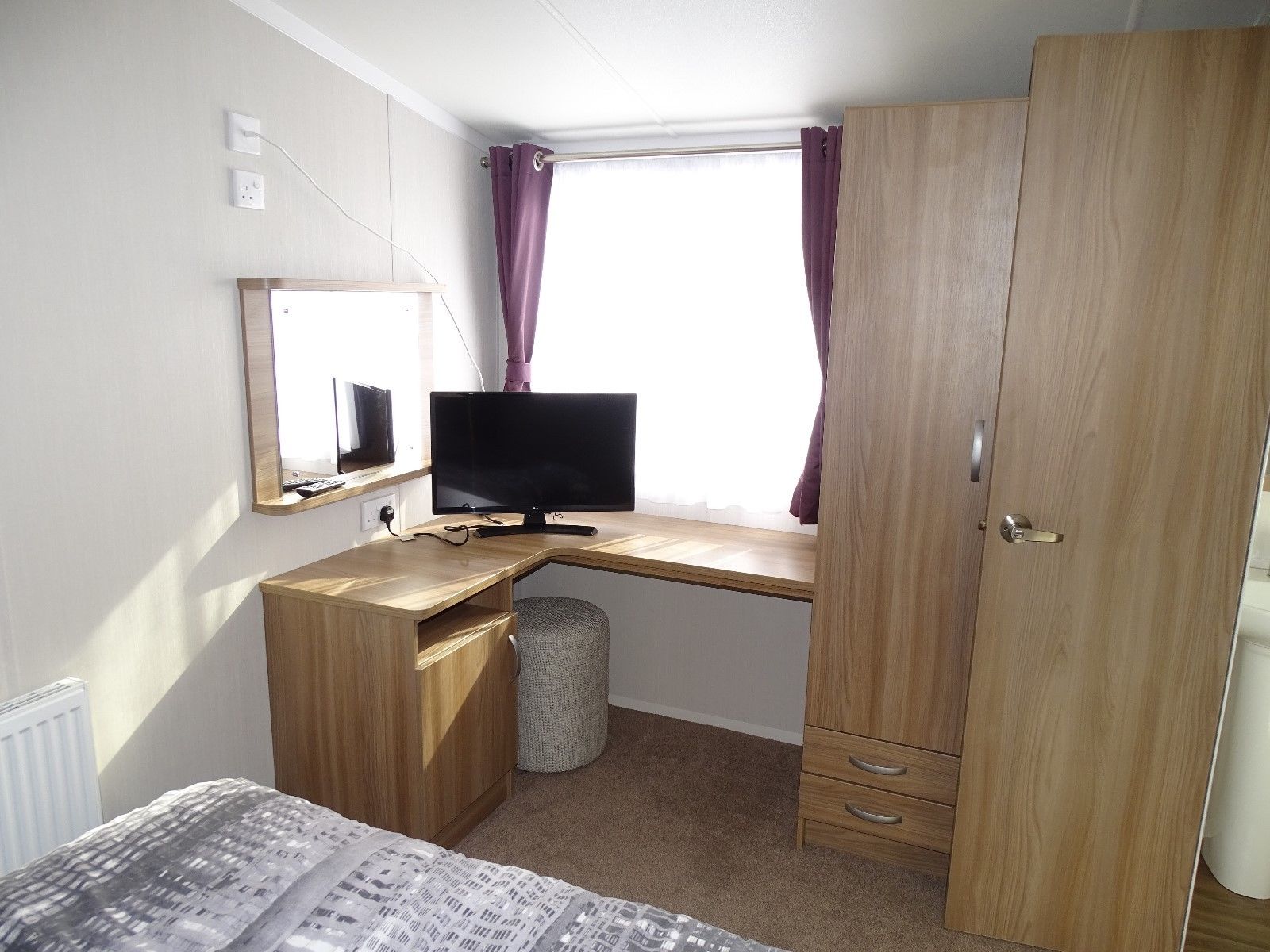 Welcome to Your Next Getaway: Caravan for Hire at Devon Cliffs Haven - Image 11