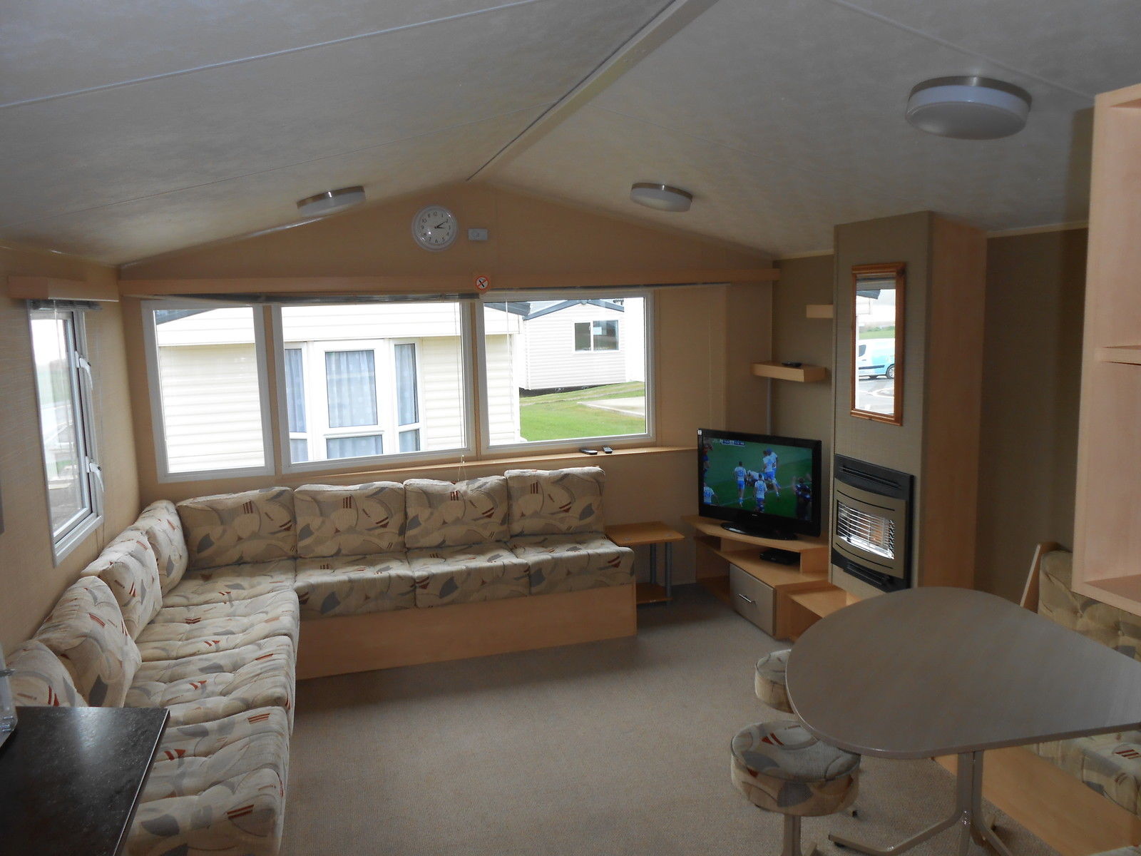Rent Our 8-Berth Deluxe Plus Caravan at Littlesea Holiday Park, Weymouth’s Only 5-Star Site - Image 8